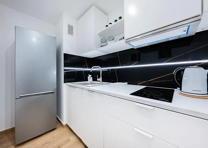 Unit Warszawa Centrum Room by Metro Rondo ONZ